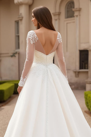Robe de mariée en tulle ivoire à col en V avec dentelle